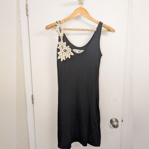 ÉLÉMENTS BLACK LITTLE DRESS SIZE SMALL
